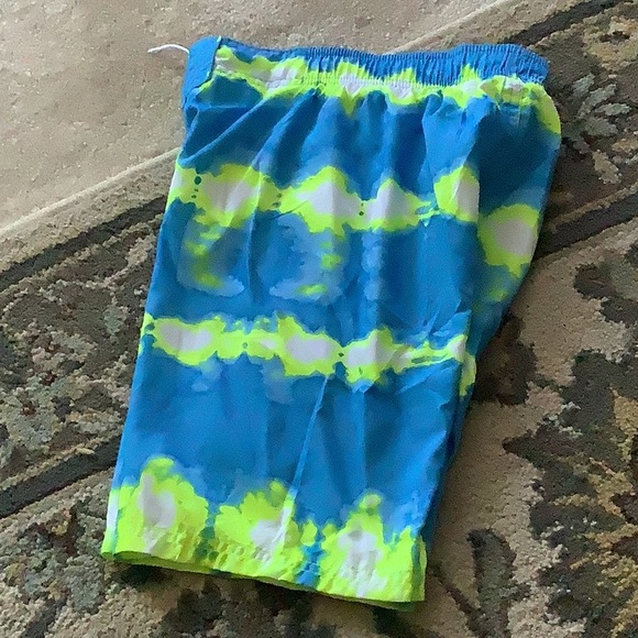 Cat & Jack swim trunks boys size medium 8/10. Blue and neon yellow pocke… - Picture 4 of 10
